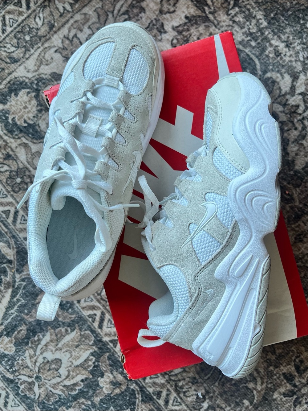 Nike Tech Hera Sneakers in White / Summit White – Women’s Size 8